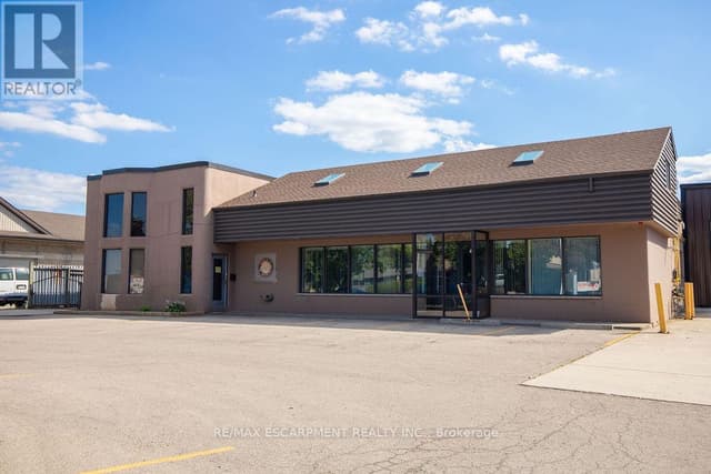 190 Hempstead Dr.