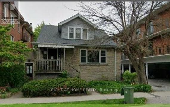 995 Main St. E