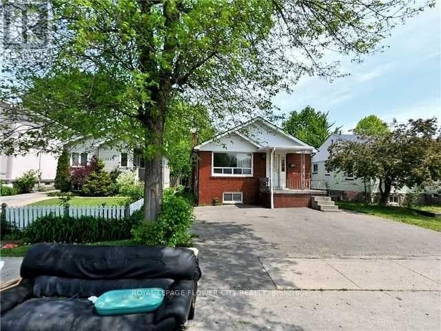1041 Cawthra Rd.