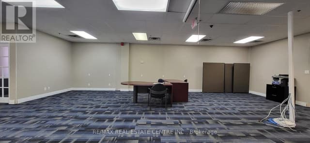 220-221 - 1550 South Gateway Rd.