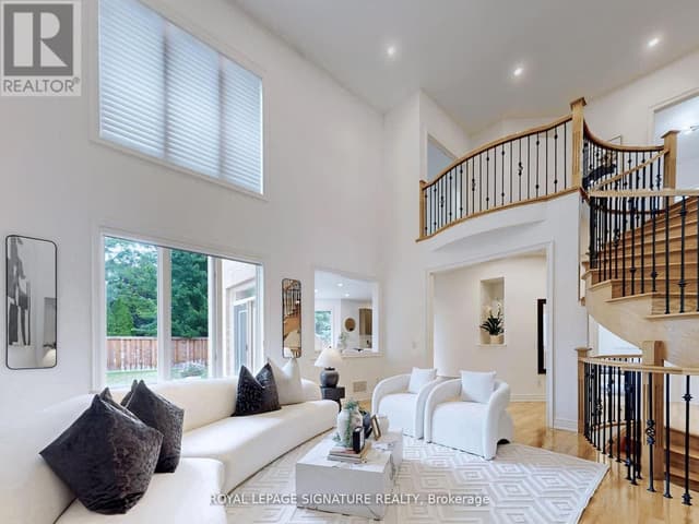 2238 Lyndhurst Dr.