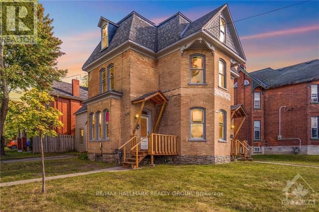 42 Church St. W