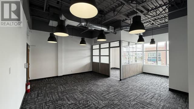 213 - 3465 Rebecca St.