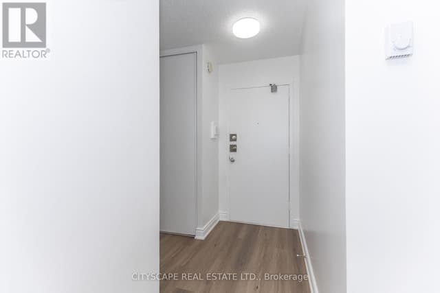 1005 - 940 Caledonia Rd.