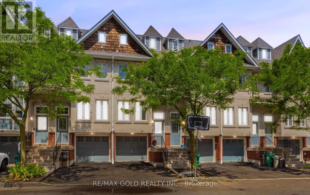 37 - 800 Dundas St. W