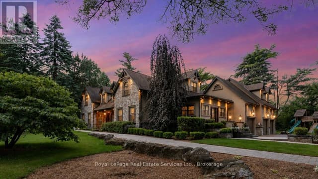 1 Stonebury Pl.