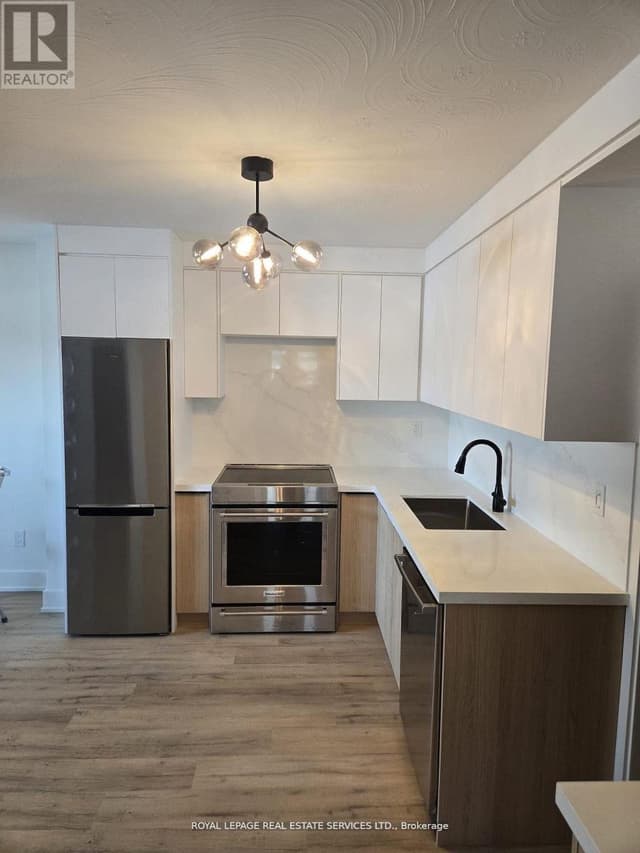1 - 52 Peter St.