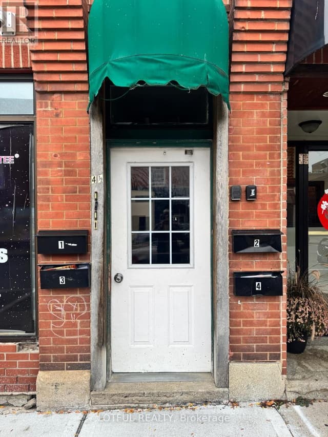 3 - 4-1/2 Russell St. E