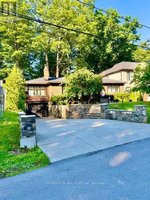 89 Holyrood Ave.