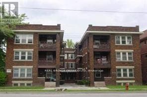 6 - 983 Main St. E