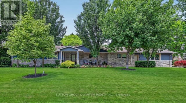 2233 Oneida Cres.