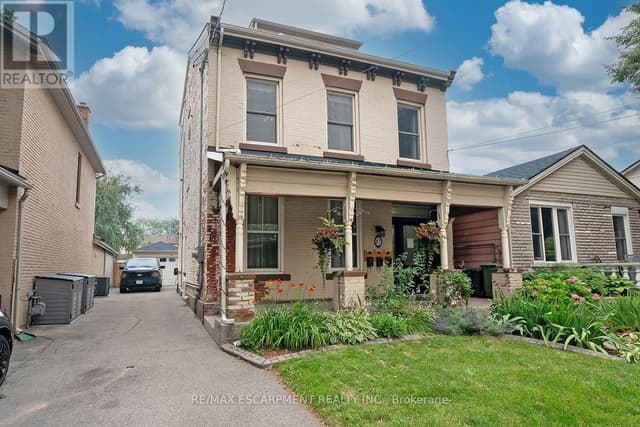 2 - 87 Colbourne St.