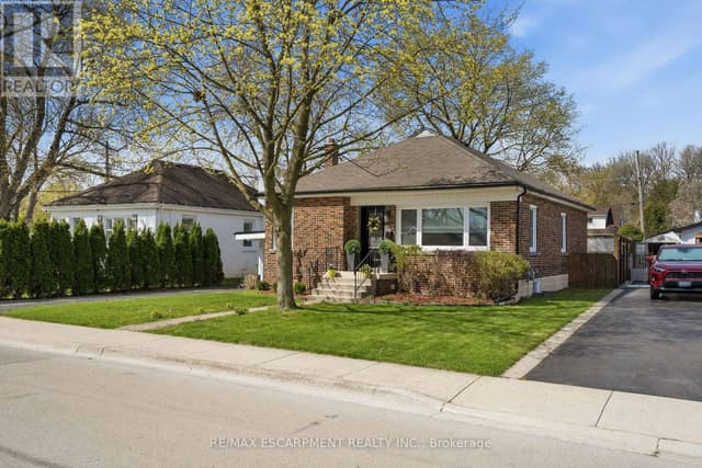 31 Cameron Ave.