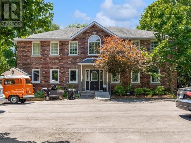 81 Hamilton St. N