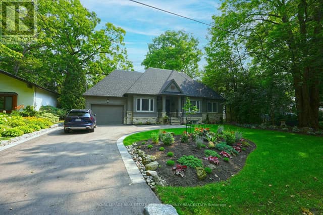 1413 Queen Victoria Ave.