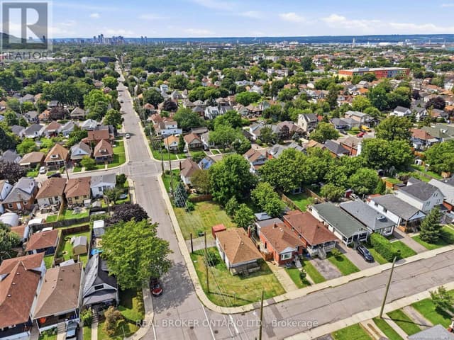 67 Huxley Ave. N