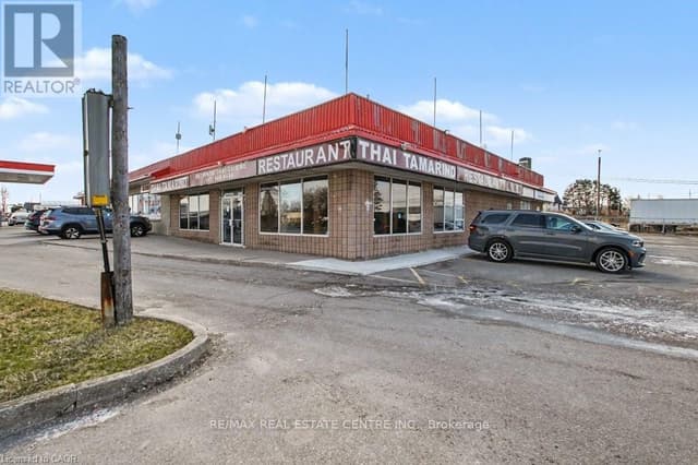 1654 Wilson St. W