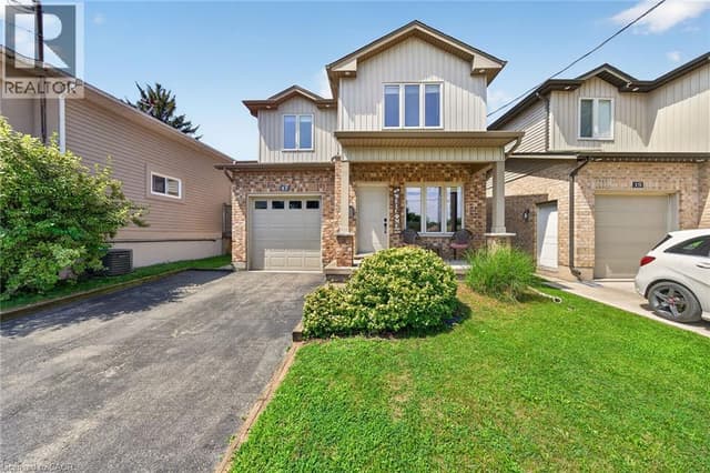 17 Grantham Ave. S
