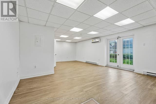 868 King St. W