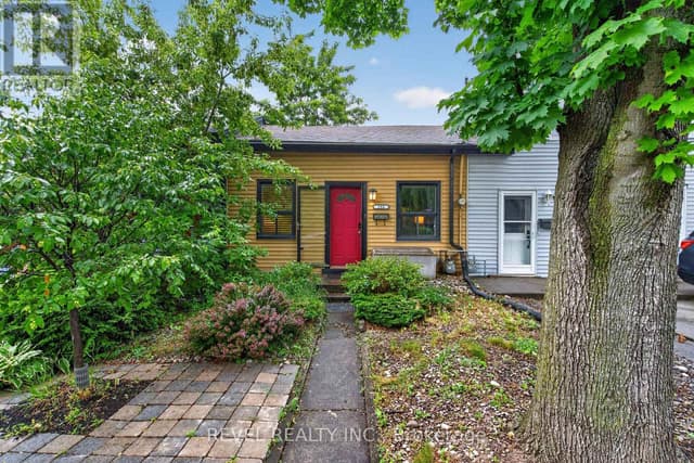 153 Ferrie St. E