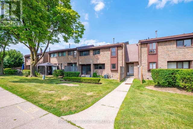 5 - 2605 Woodchester Dr.