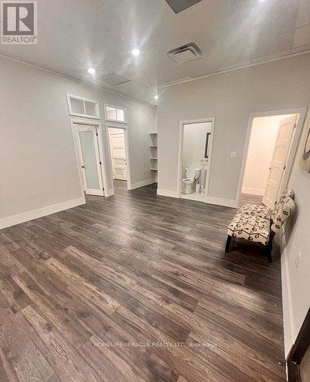 208 - 3495 Rebecca St.