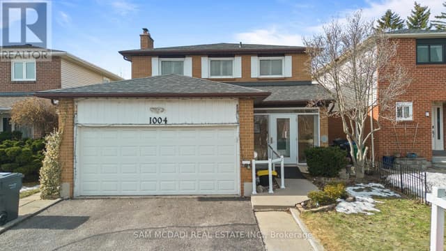 1004 Queensbridge Dr.
