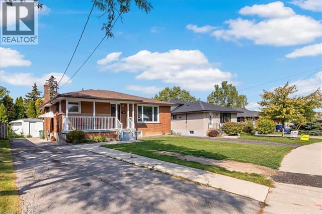 161 Hoover Cres. Unit Lower