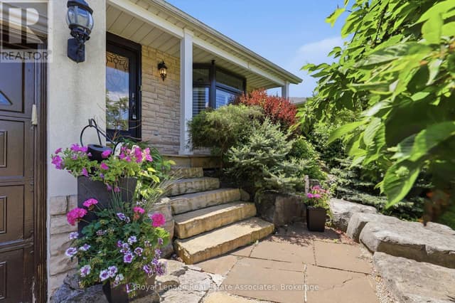 2580 Homelands Dr.