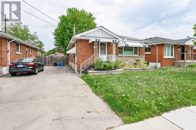 305 Mohawk Rd. E