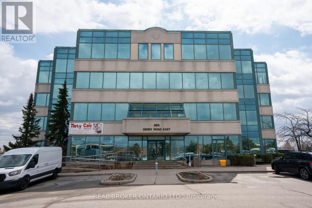 303 - 989 Derry Rd.
