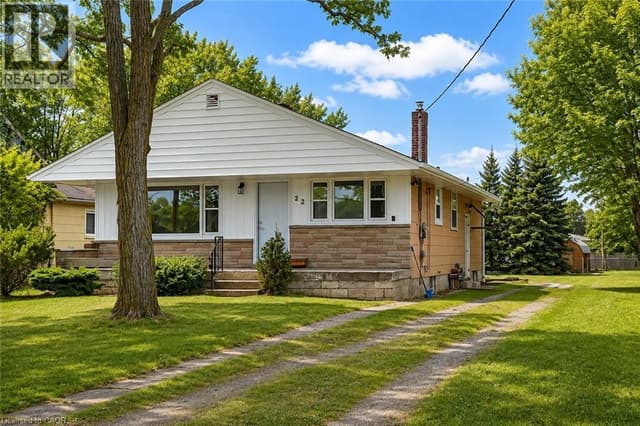 22 Kelson Ave. S