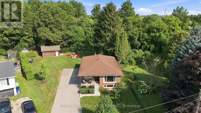 10 Taylor Cres.