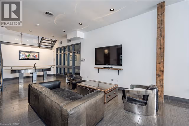 33 Villiers St. Unit 102