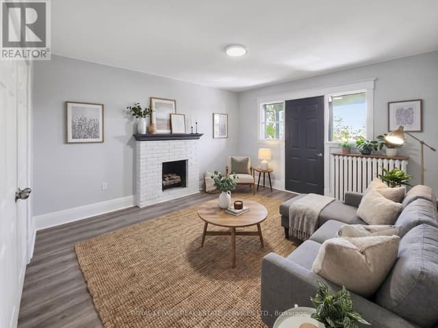 4 - 8 Ottawa St. N