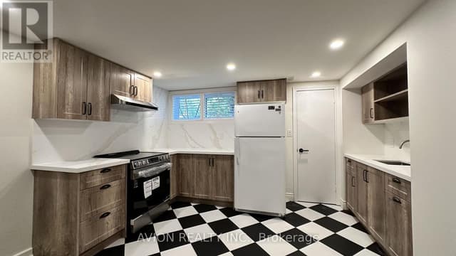 Bsmt - 570 Exbury Cres.