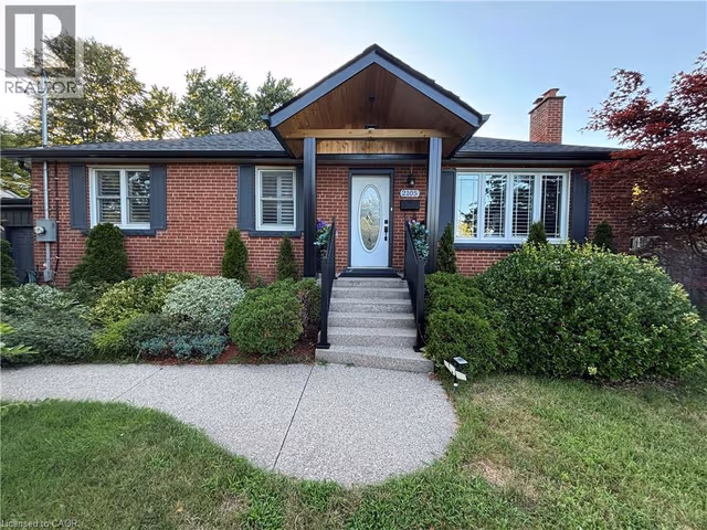 2105 Maplewood Dr.