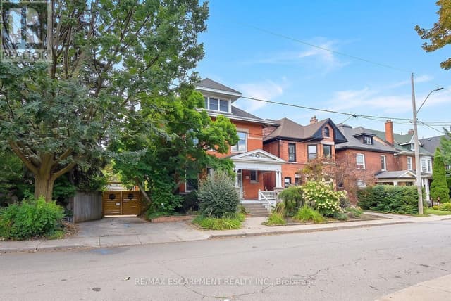 34 Holton Ave. S