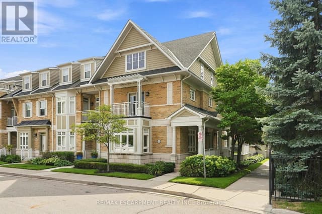 36 Compass Way