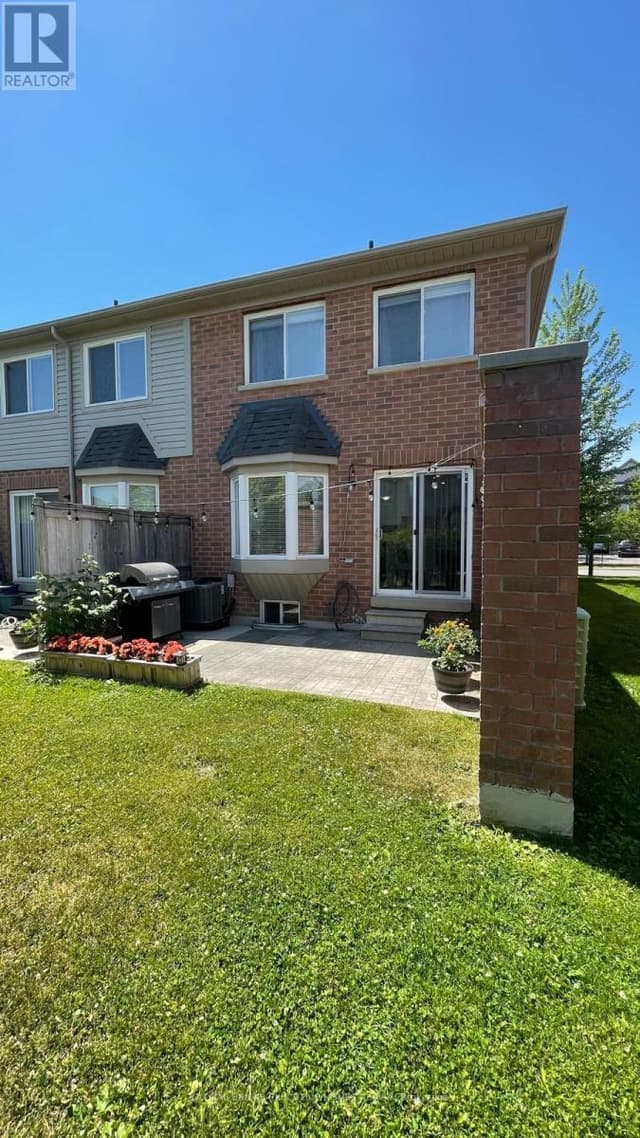 11 - 5255 Palmetto Pl.