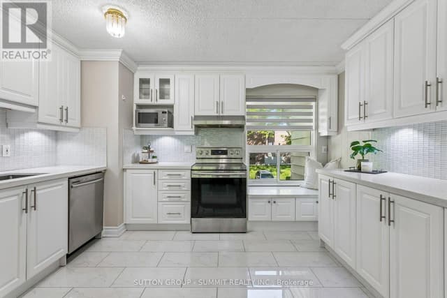 211 - 180 Mississauga Valley Blvd.