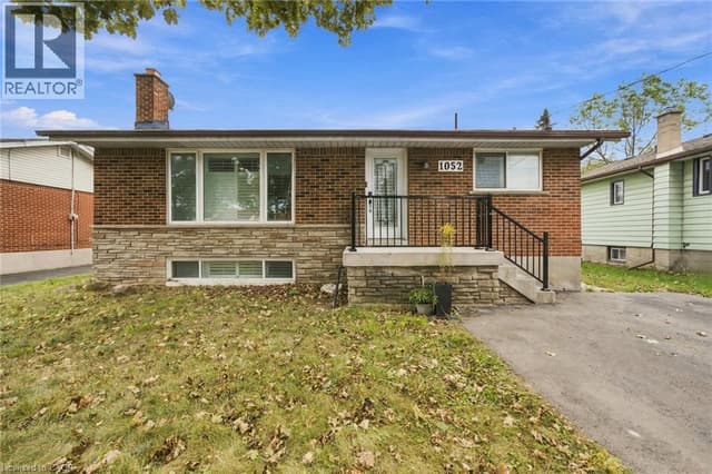 1052 Fennell Ave. E Unit Lower