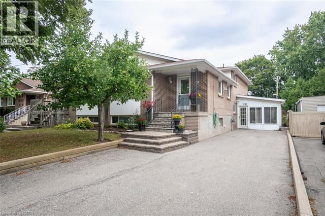 1237 Redbank Cres.