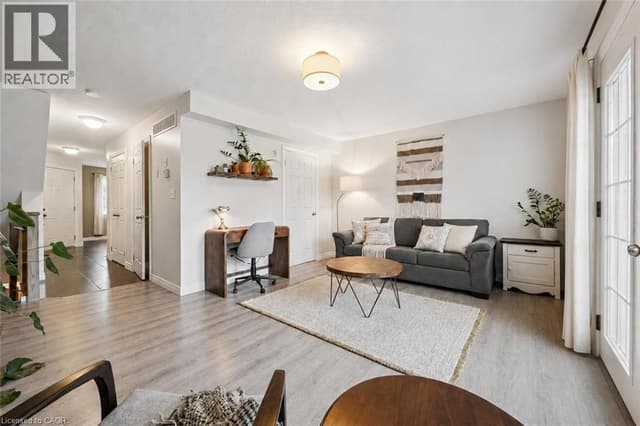 634 Woodlawn Rd. E Unit A