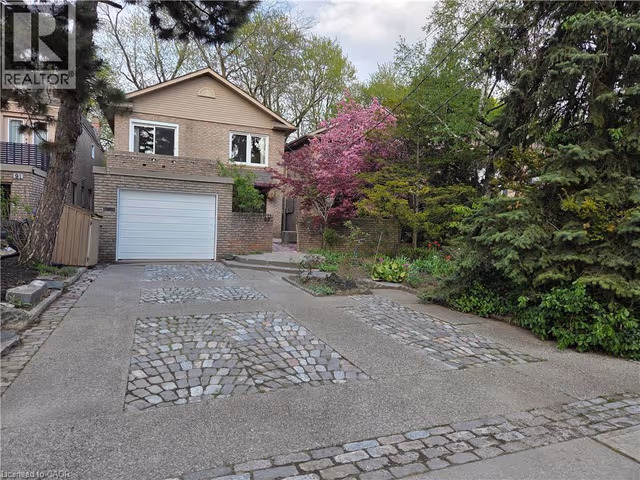 89 Elmsthorpe Ave.