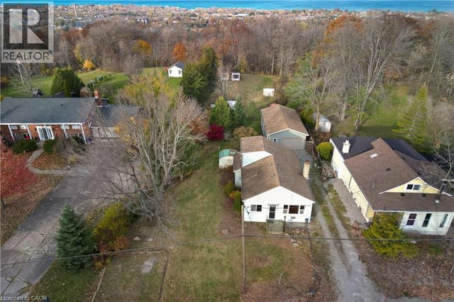 49 Ridge Rd. E