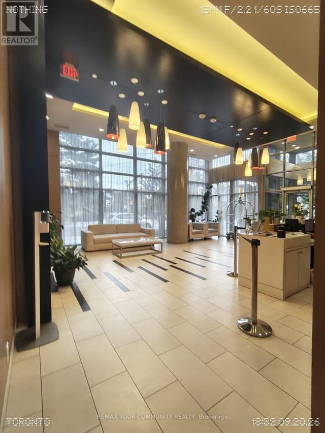 904 - 58 Orchard View Blvd.