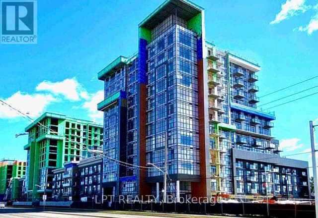 912 - 450 Dundas St. E