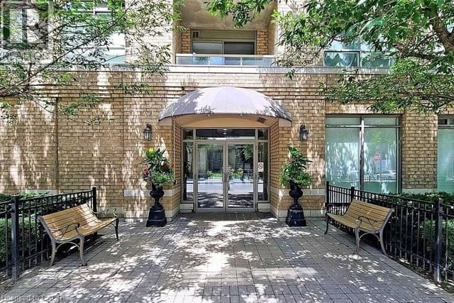 140 Bathurst St. Unit 207