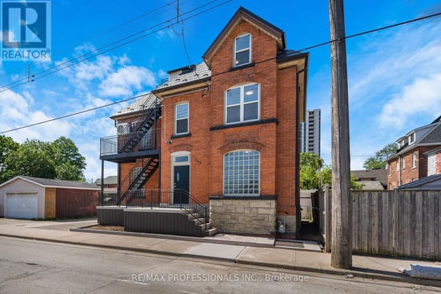 #1 - 388 Wilson St.